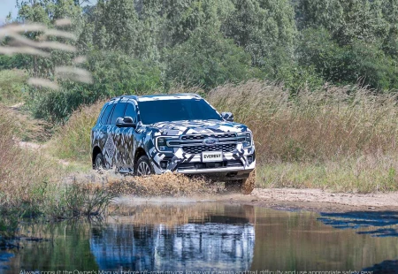 2022 Ford Everest Teaser'larından Yeni Görüntüler