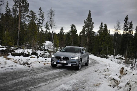 V90 Cross Country Hibrit