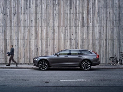 V90 Cross Country Hibrit