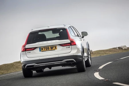 V90 Cross Country Hibrit