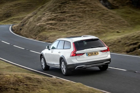 V90 Cross Country Hibrit