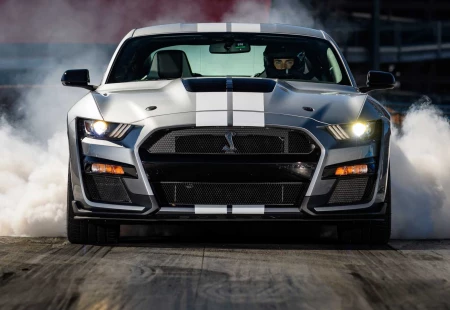 Ford Shelby GT500 ve Mustang CS850GT, Drag Yarışında Karşılaştı