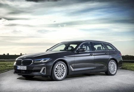 BMW i5 Touring'in Render Görüntüleri Karşınızda