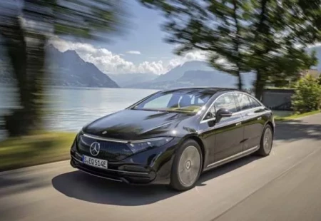 Mercedes EQS Modeli Asfalta İndi